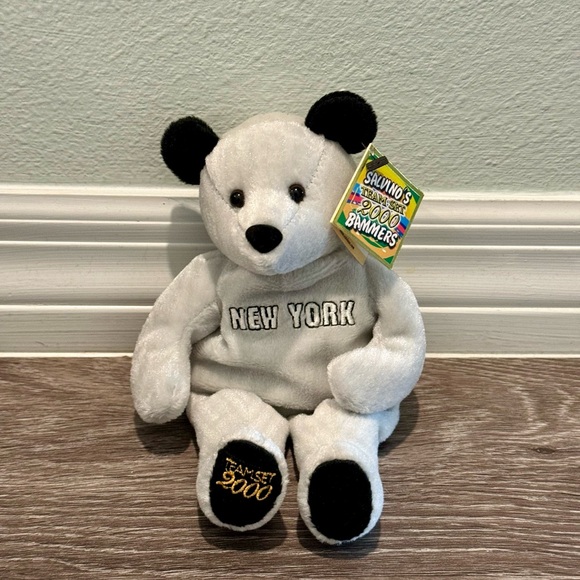 Salvino’s New York Yankees Derek Jeter #2 Bear NWT’s. He’s gray, black & white - Picture 1 of 7
